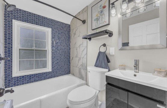 eeefe825 1db3 4e Pm4yj.jpg