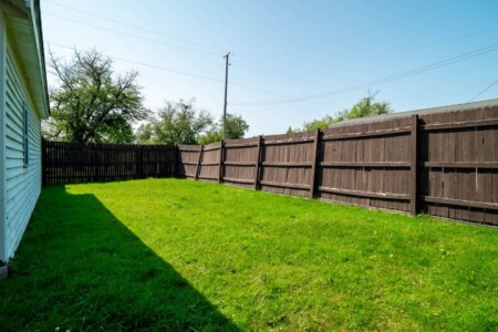 f2d8ea5b b9ae 43 Riy7.jpg