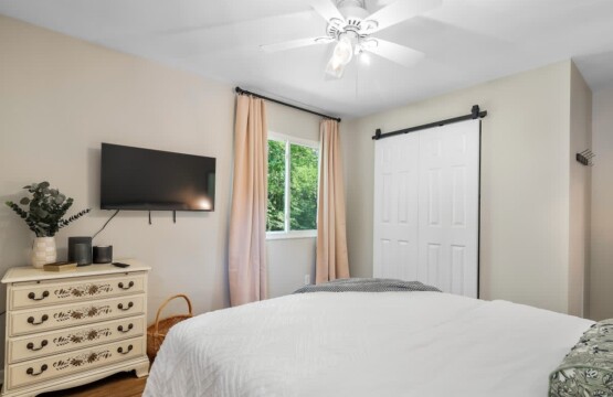 f6fca099 6517 4f gNwdM.jpg