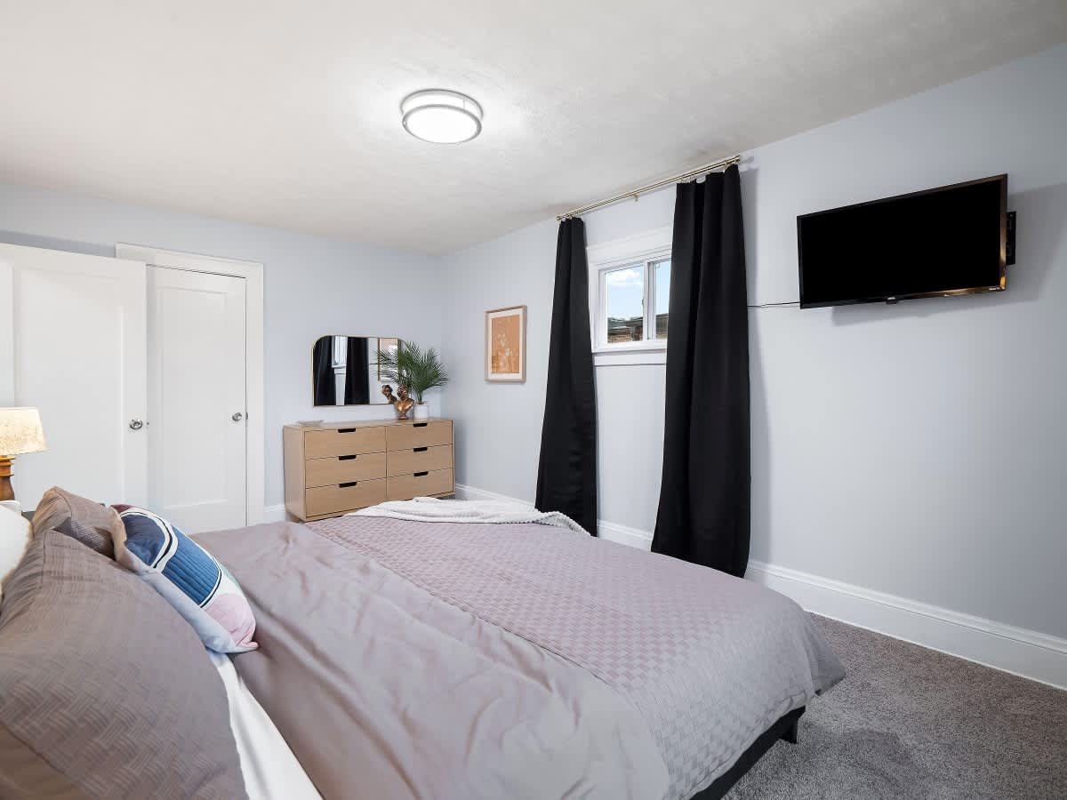 f79458bc c18a 48 YD8 J.jpg