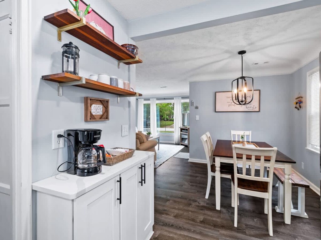 0786b4d8 03e3 41 45aMW