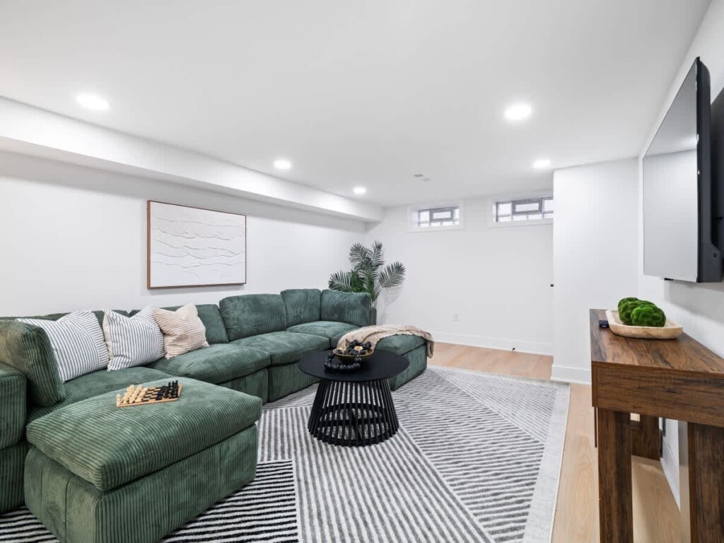 094e677b 26a0 4a btbFu