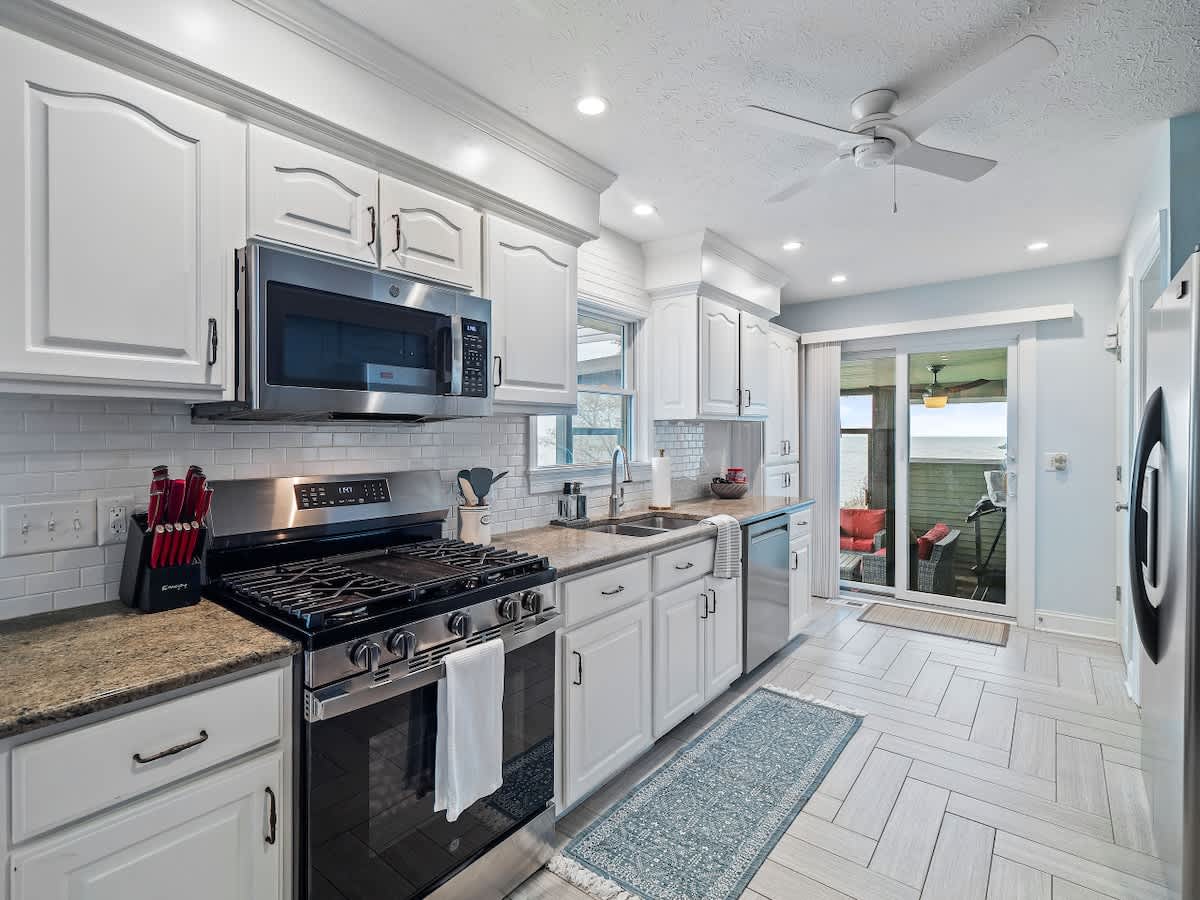 11131130 acbd 4e HqvzQ