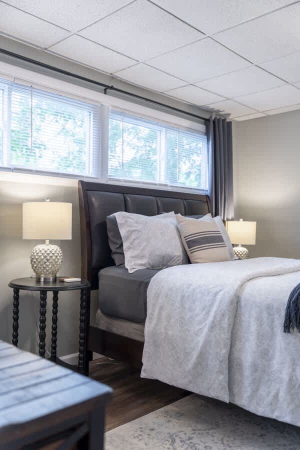 15973ee4 8e1b 44 8moif