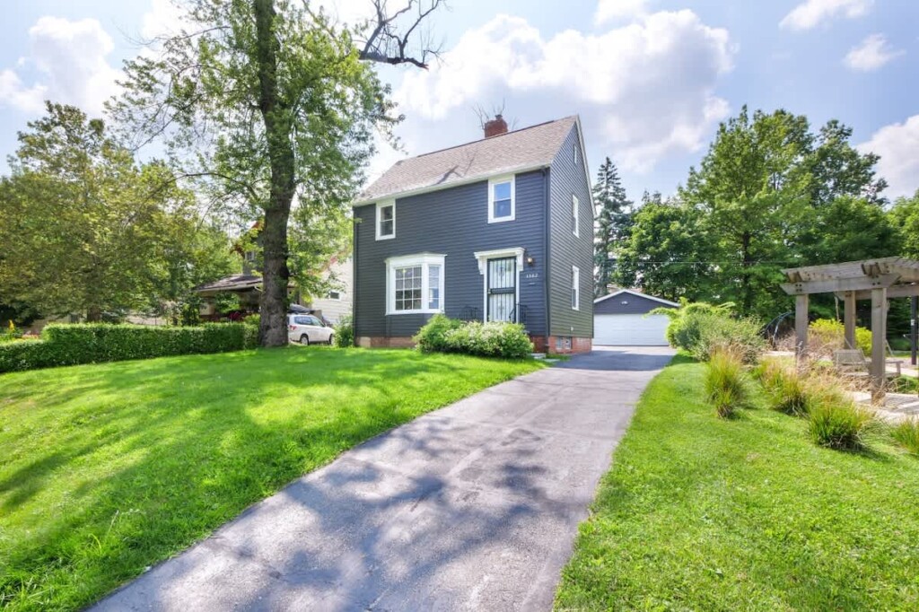 15e7dcdc faf8 43 mv1vT