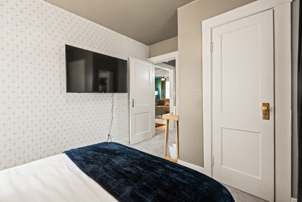 161b1ecc 6f1b 40 AofaI