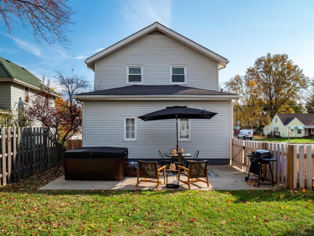 17efcdf9 815a 44 JQgE