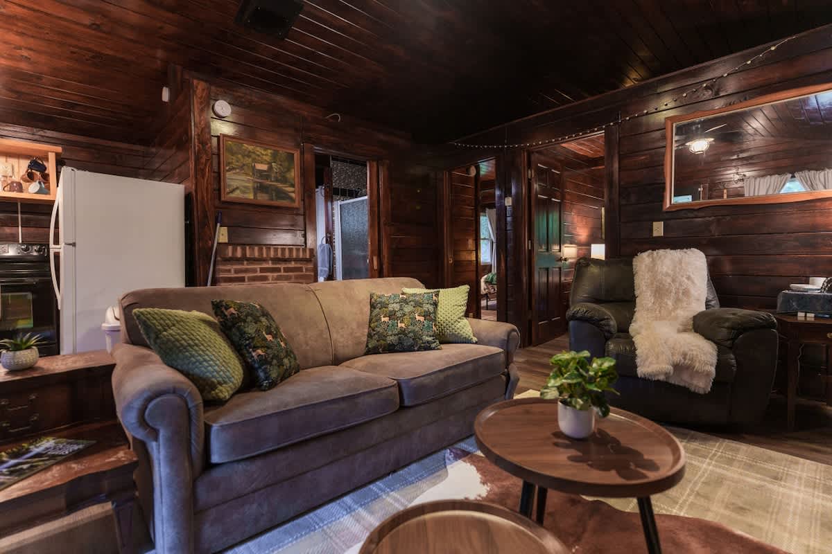 1935dd57 a5e7 42 KVLOw