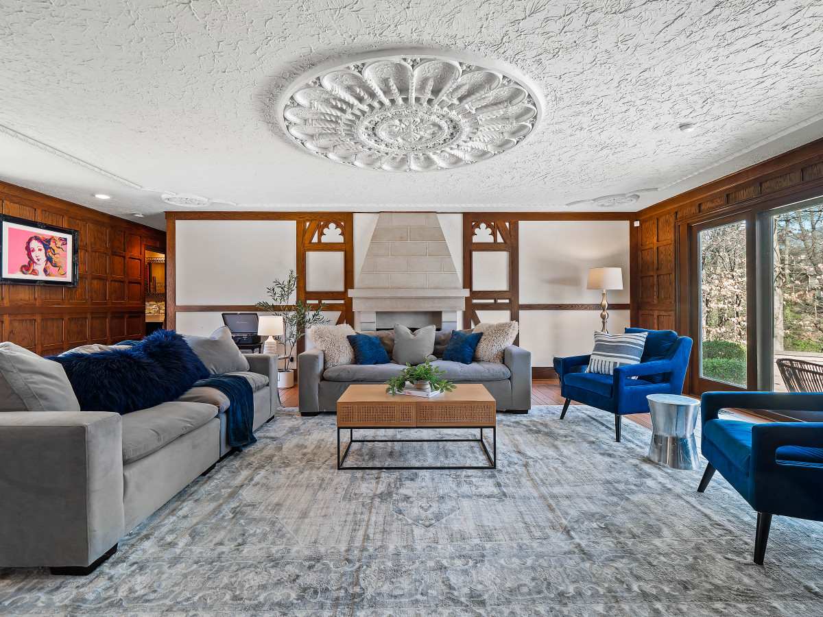 1aa7db55 e196 4c ck4V7