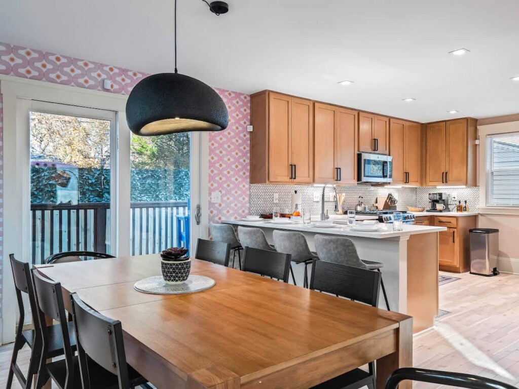 1b3d75ad c944 43 2dOrS