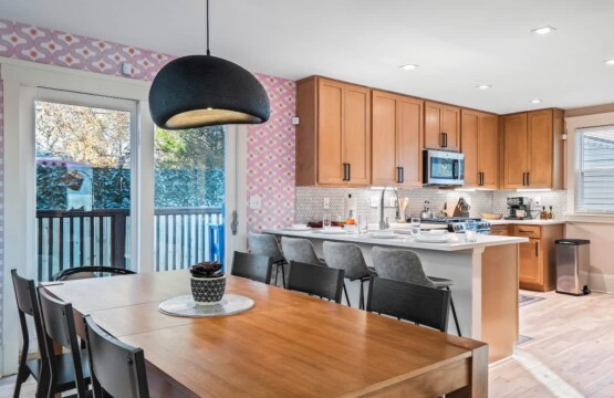 1b3d75ad c944 43 2dOrS