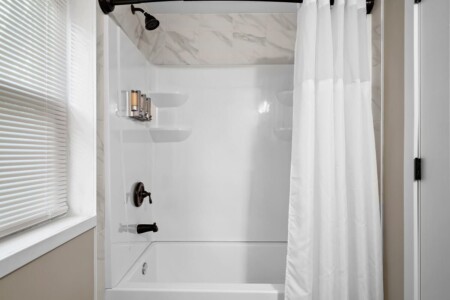 1db873ec c0a2 42 82PLh