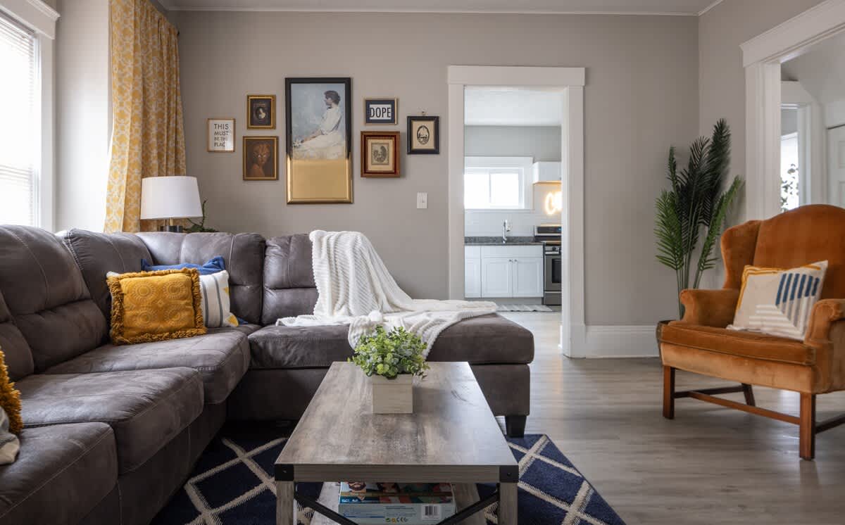 1dece61e 8768 4e Em1s9 1