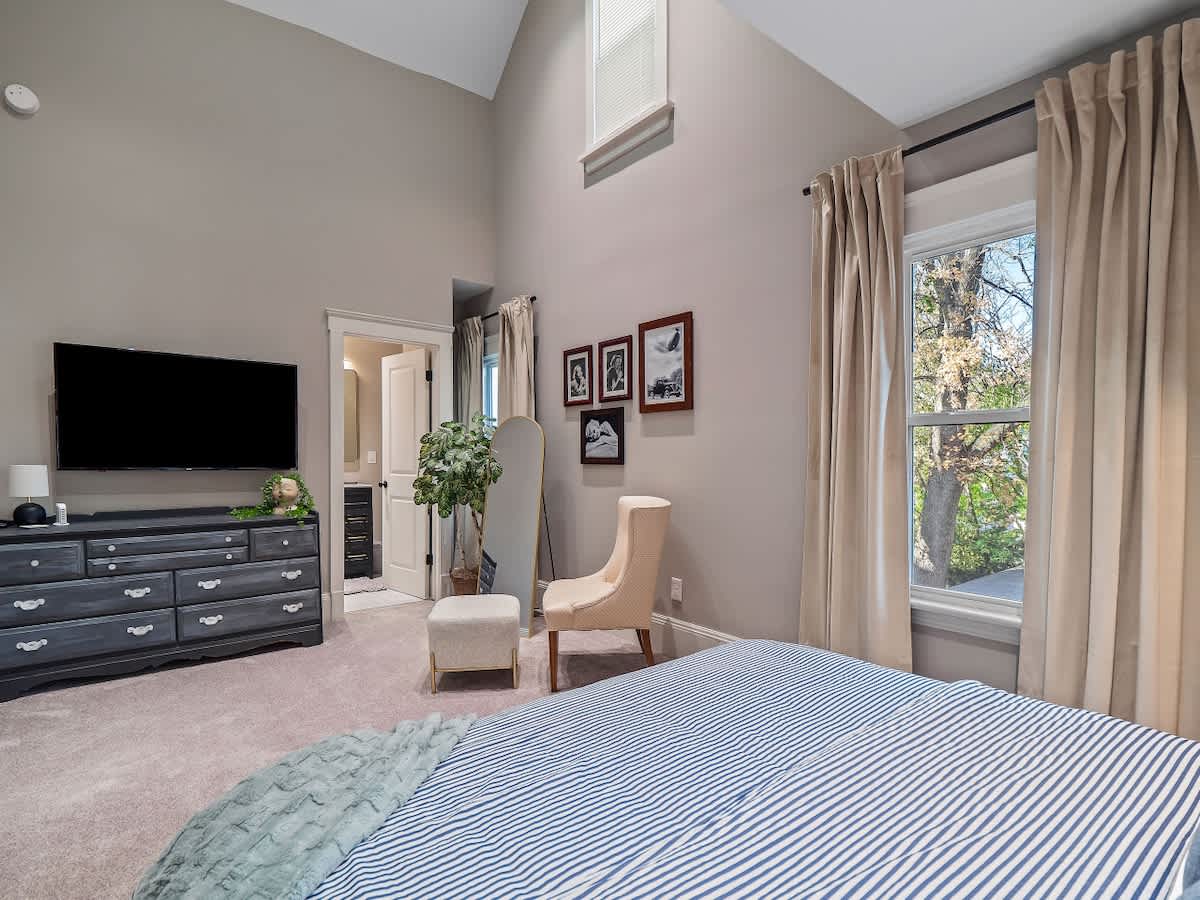 2093d738 f811 4a V1M76 1