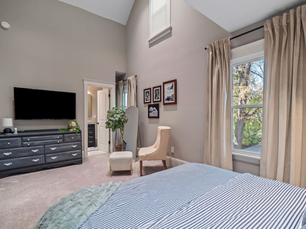 2093d738 f811 4a V1M76