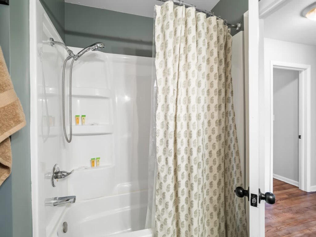 2608b5f7 4b24 41 5cdV