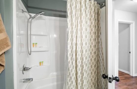 2608b5f7 4b24 41 5cdV