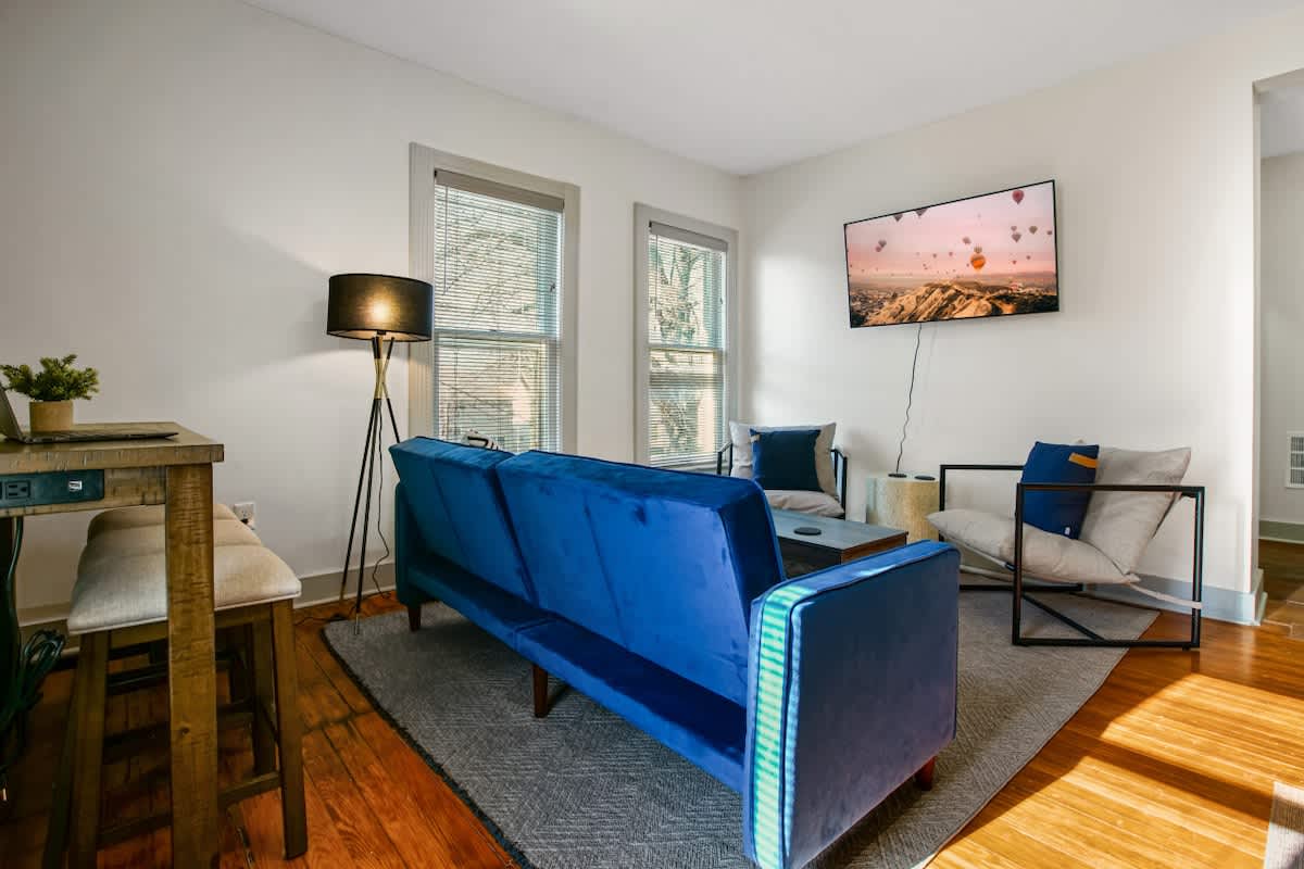 2b1140e0 6e17 48 Kmvgl