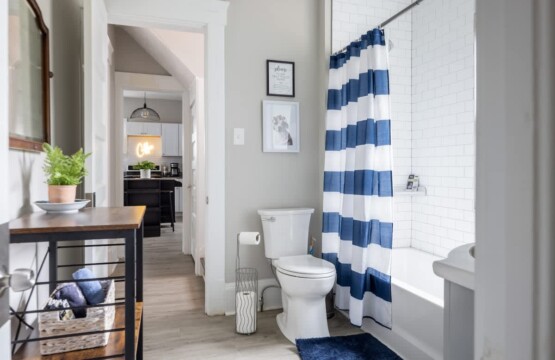 2ce1f7d5 e32b 49 q7VOO