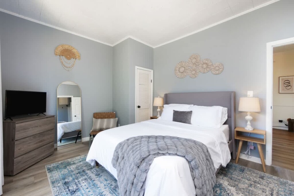 2de62d8b 4010 47 MjRZV