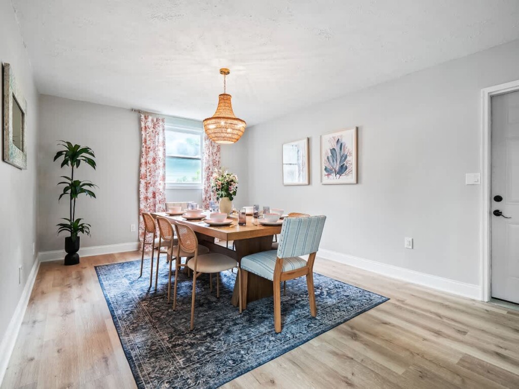 2f260afd 7bf2 43 UWHPa