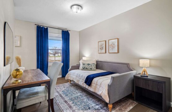 32b57e83 c574 4a 5zKV8