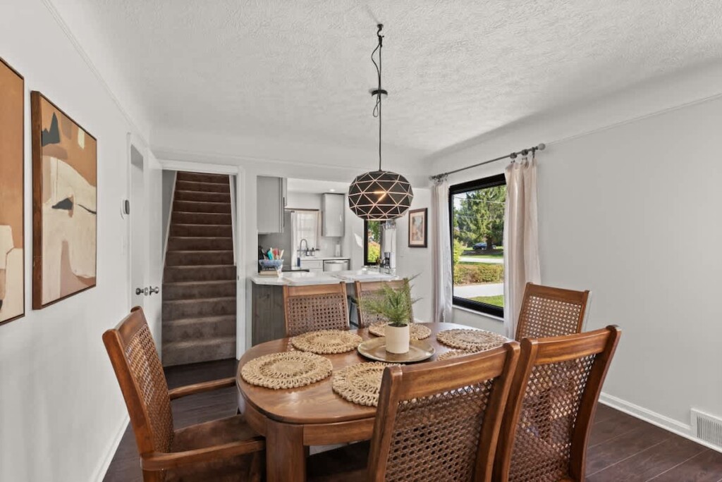 36a18b1b d883 4c 7mUyE 1