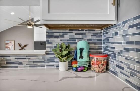 38695fef 2b85 49 YqADT