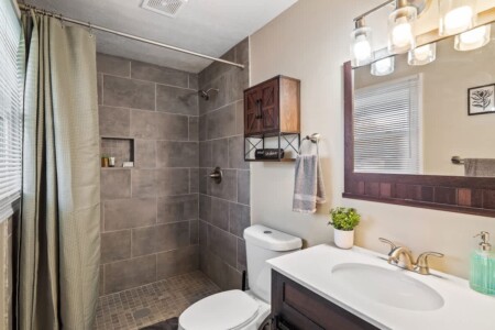 38d0ddf1 e0bb 40 zAqv6