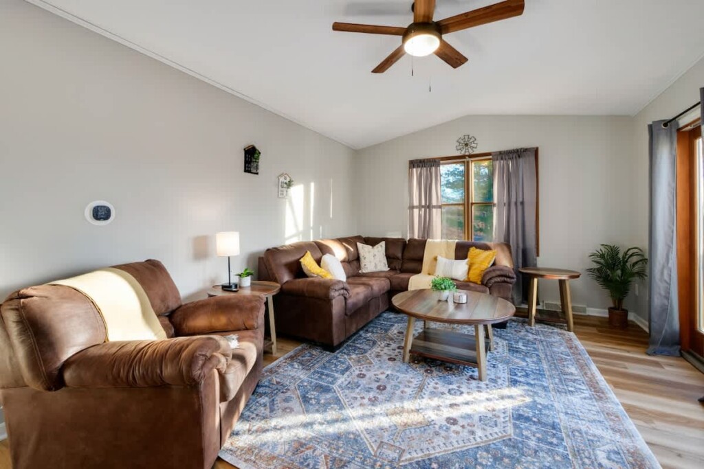 476e3232 71cb 44 rMbP8