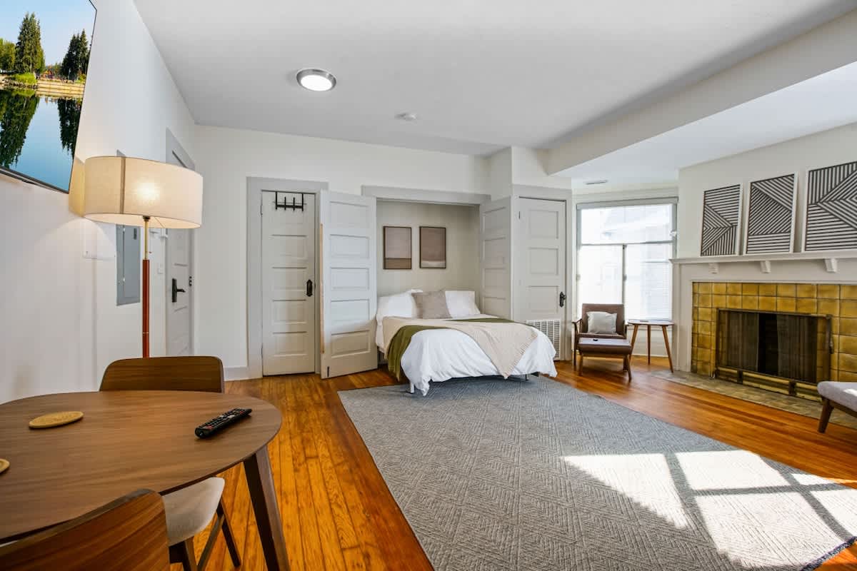 4d66b9ca 79e8 43 PeYx5.jpg