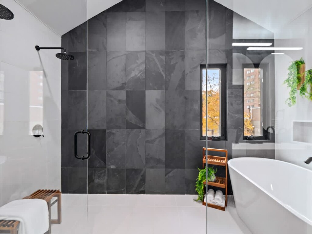 597e264a a4c4 42 Gyas7