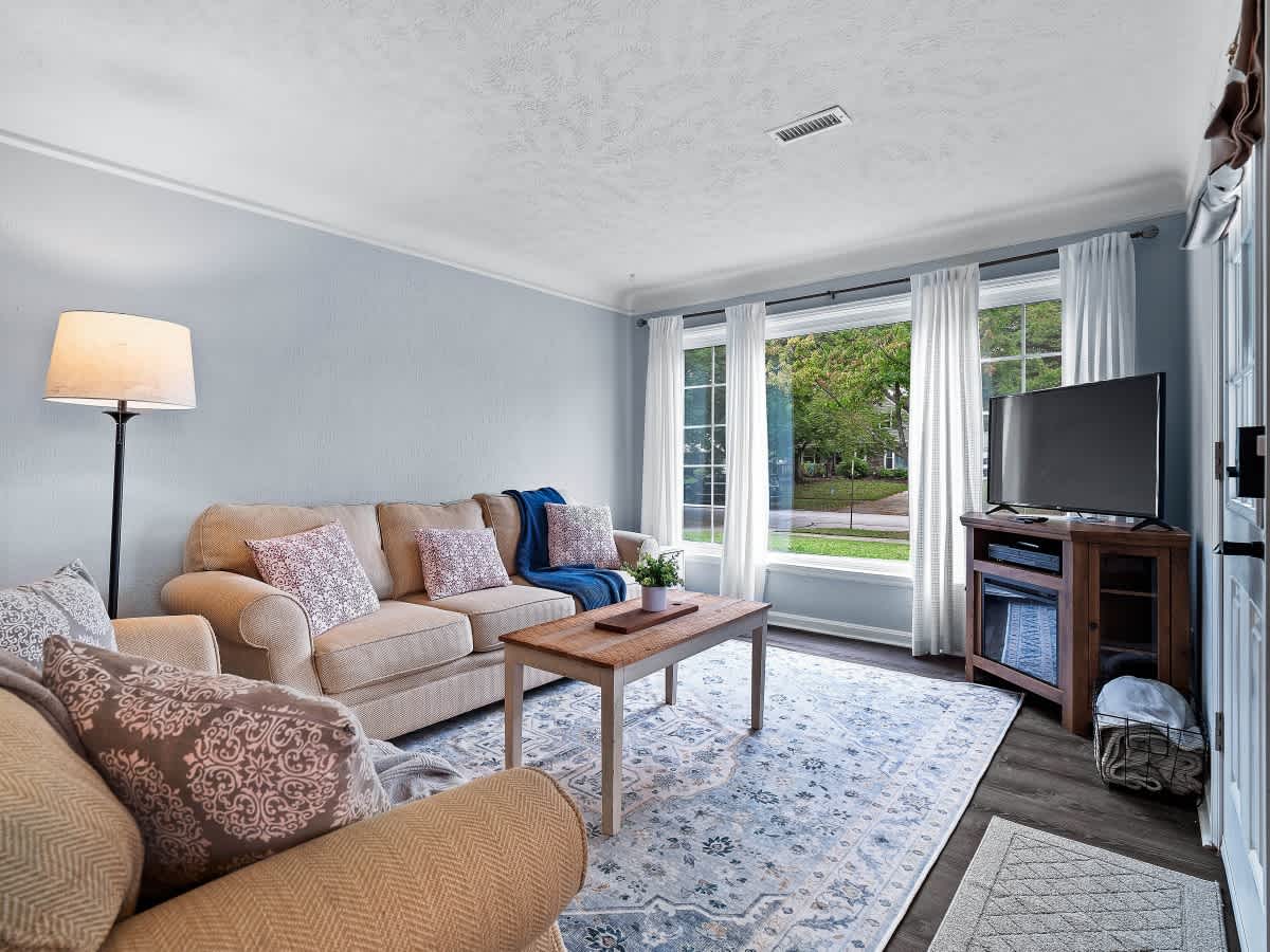 5bcc6dd7 42a7 48 yFWvB