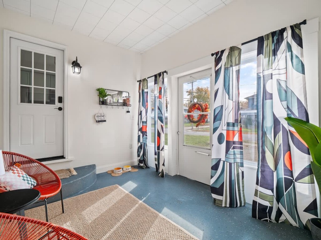 5f18fc02 e4b5 4a ciQjo