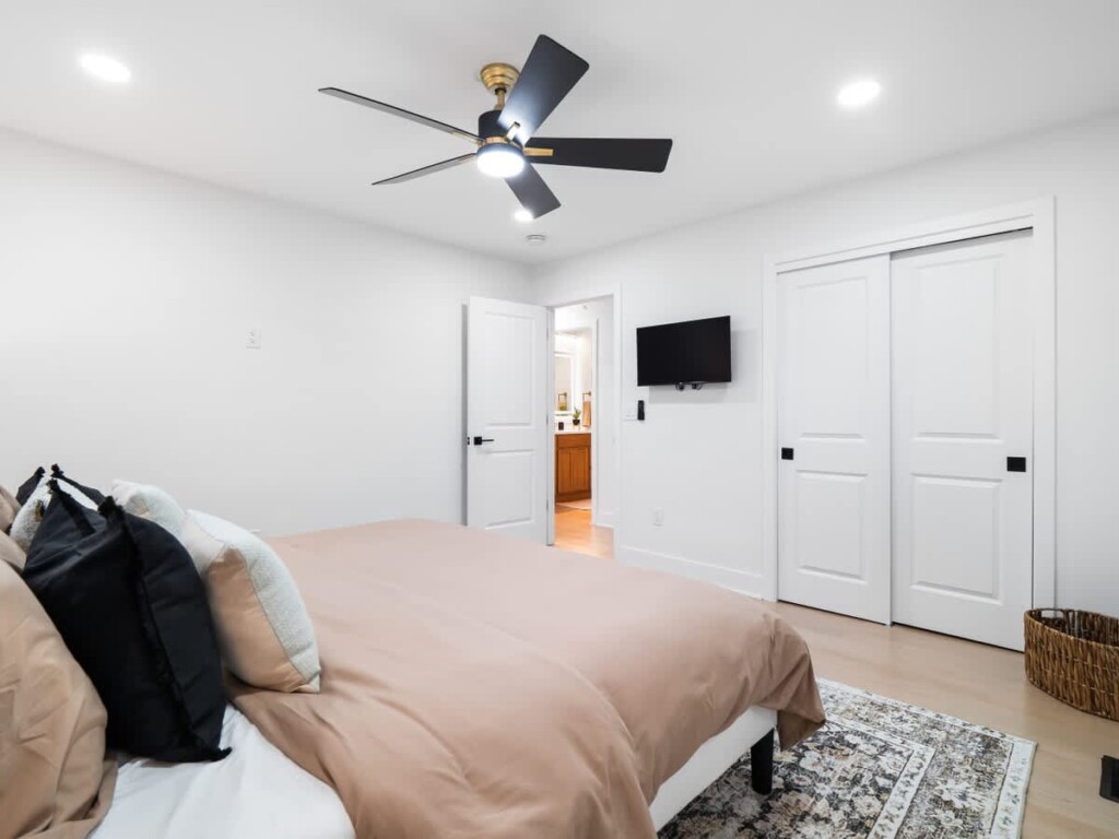 6775e95e 7afb 49 iYinl