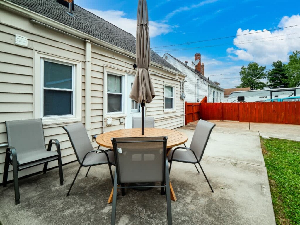 687a1909 4984 4d maRFA