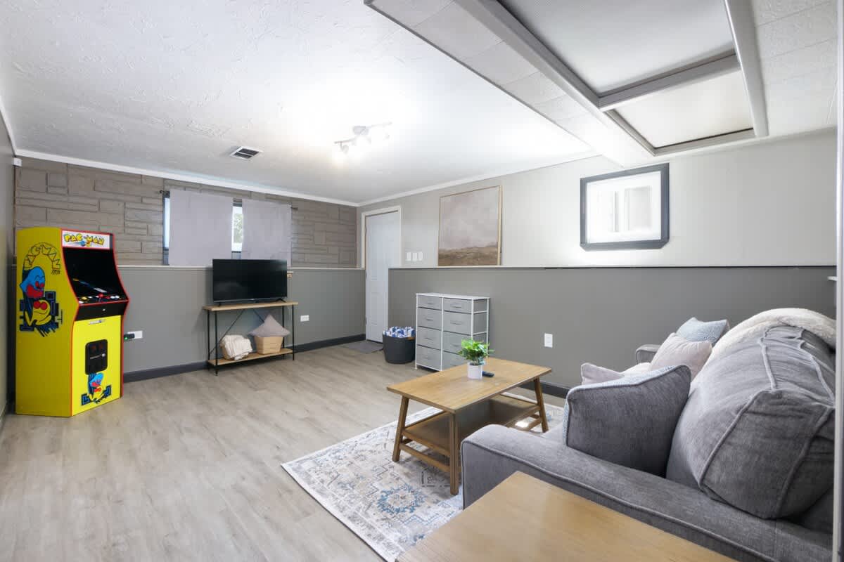 687e9b9c 6d08 4e YB59q