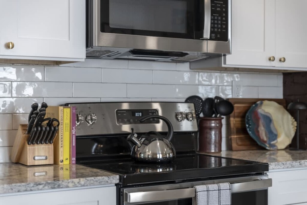 6cd2048a a1b3 4f PnHUf