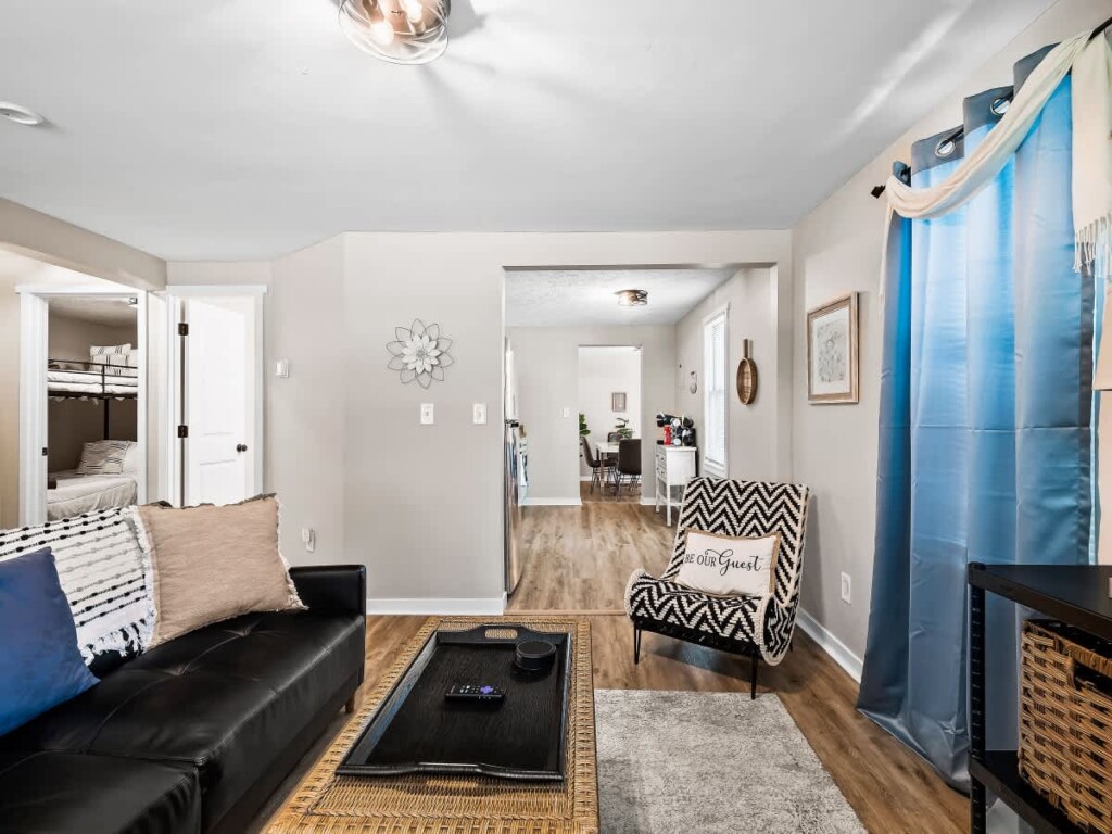 6fee6824 5cd8 44 mWVKD