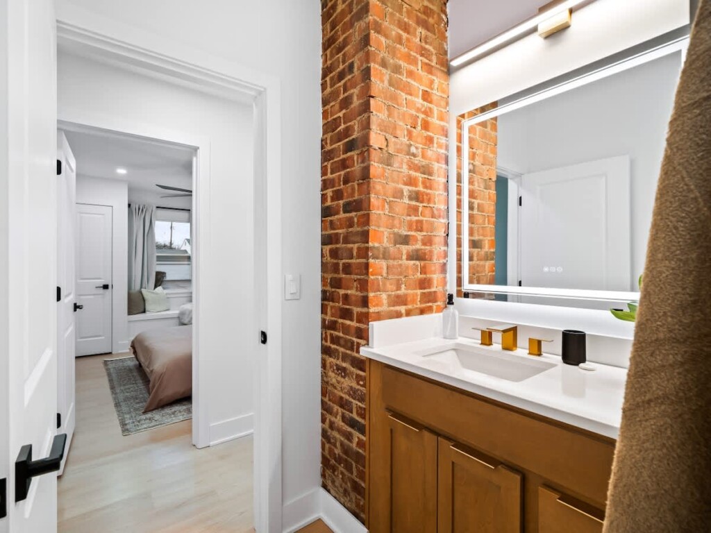 75b485d8 7980 4f dP6Il 1