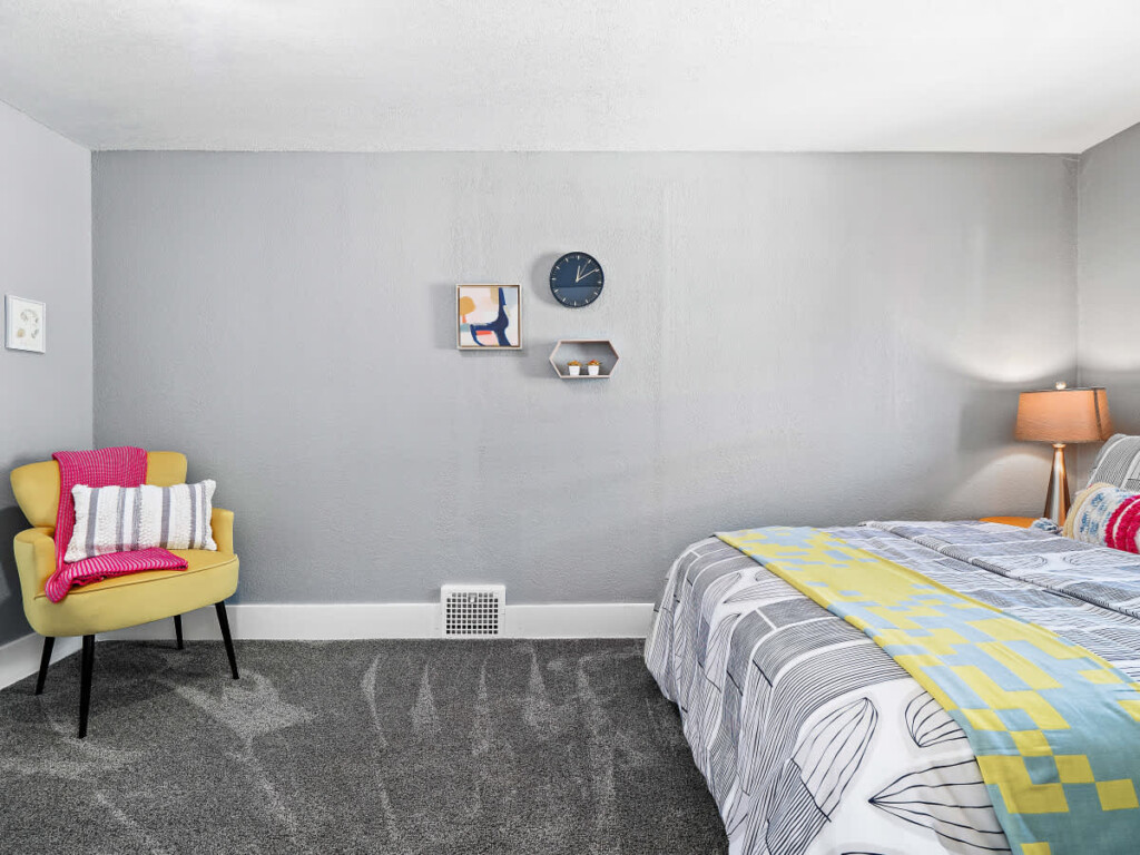 79c9a4e8 6382 41 CxD5d