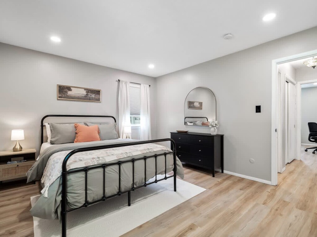 7f526b1b 443f 48 AY32D