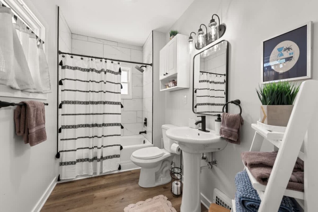 7fe1ac9f 4e68 42 udQTs