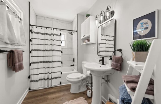 7fe1ac9f 4e68 42 udQTs