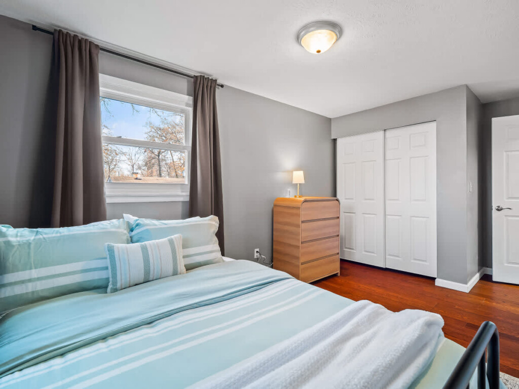 8043eaea ae5a 4f 4qTq0