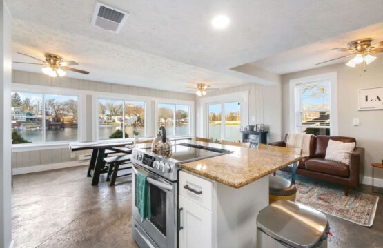 8222b715 8f09 40 BHUsV