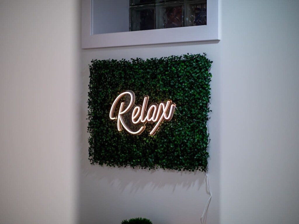 8539d703 5832 4e yR86f