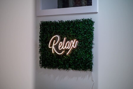 8539d703 5832 4e yR86f