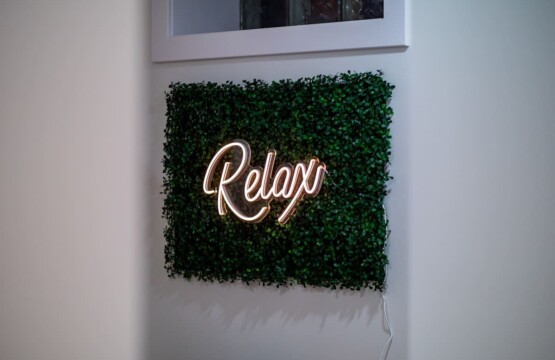 8539d703 5832 4e yR86f