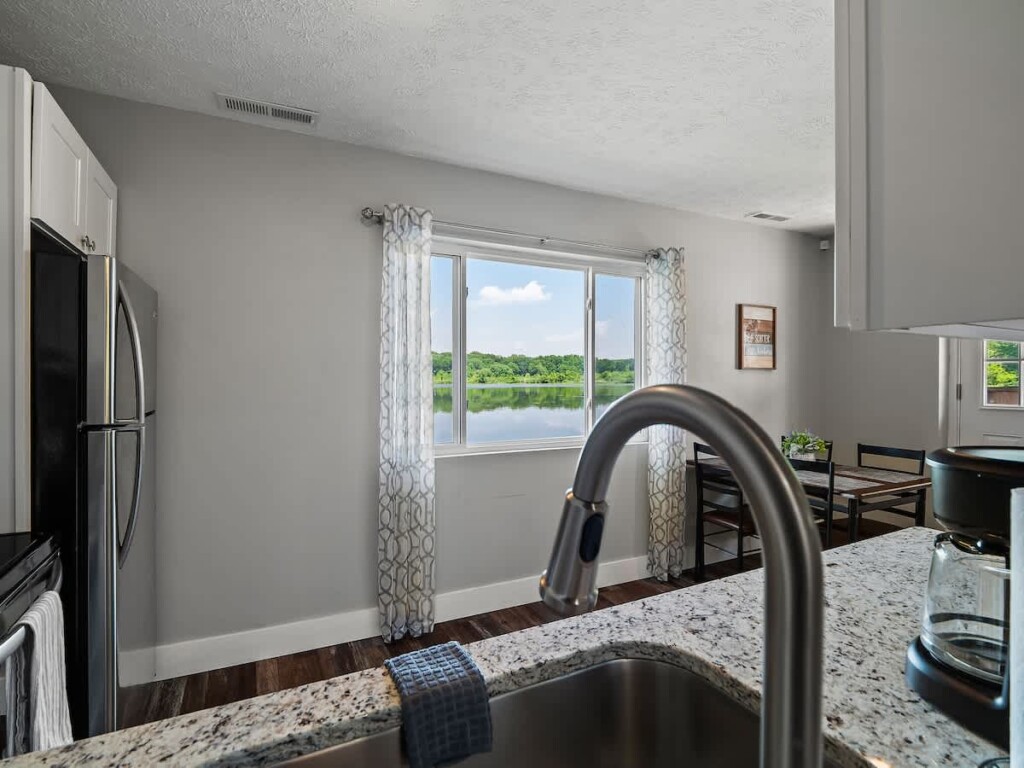 8a7130d8 10c9 4d sPQAr